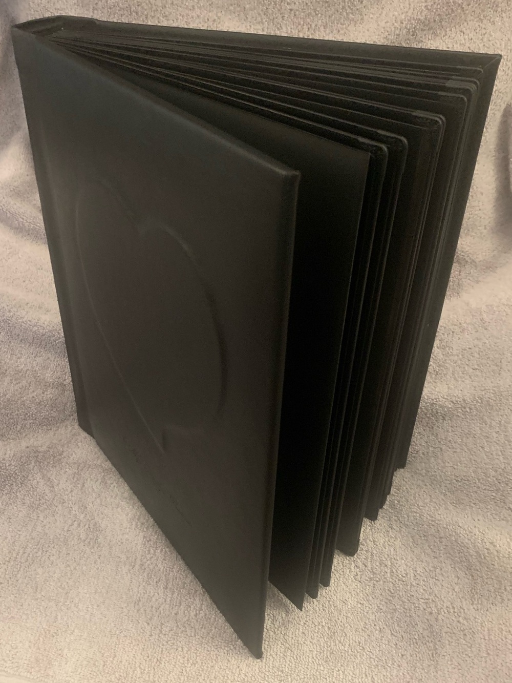 BLACK LEATHER ALBUM for 20 Vertical Portaits